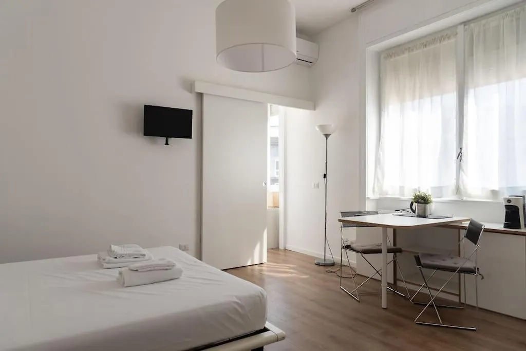 Apartment Youhosty - Garibaldi72 Milan
