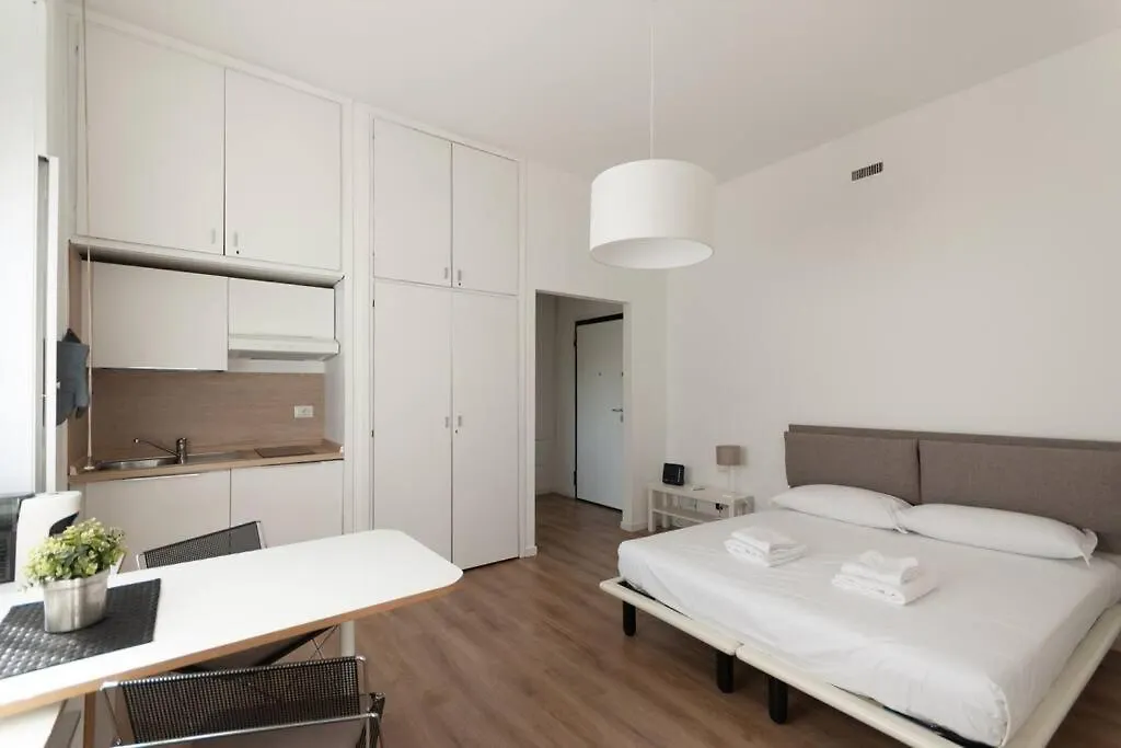 Youhosty - Garibaldi72 Milan